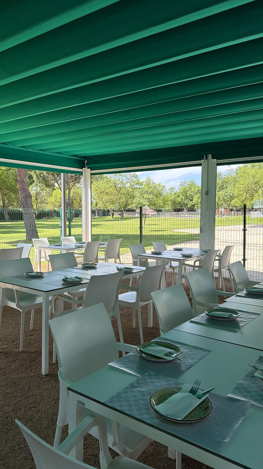 Terraza cubierta del restaurante